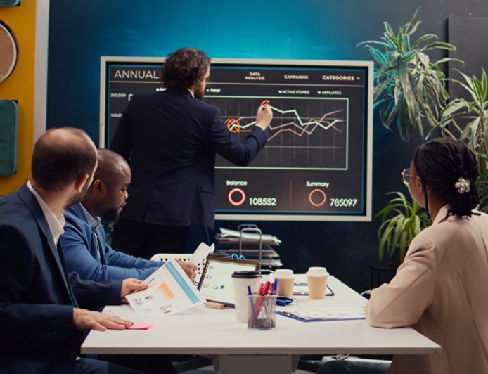 Understanding the Different Focus Areas of Financial and Business Analytics Programs